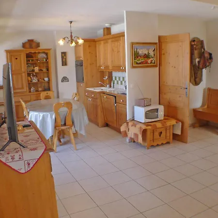 Apartment Spacieux Avec Balcon Et Garage A - Fr-1-629-17 *